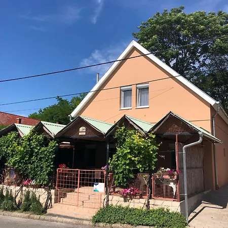 Szolos Vendeghaz Апартаменты Замарди