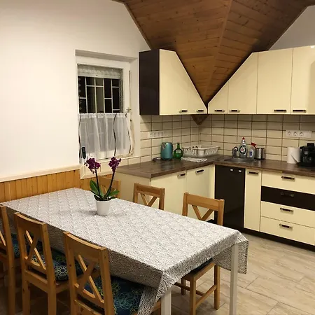 Szolos Vendeghaz Апартаменты *